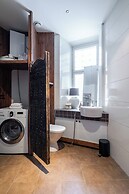 Historical Downtown Home with Parking and Steam Sauna