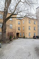 Historical Downtown Home with Parking and Steam Sauna