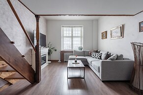 Historical Downtown Home with Parking and Steam Sauna