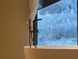 Harmony Zen Retreat in Jiuzhai Valley