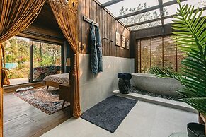 BOUTIQUE VILLA IN CENTRAL OF DISTRICT 1