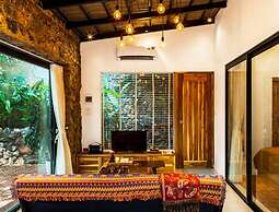 BOUTIQUE VILLA IN CENTRAL OF DISTRICT 1