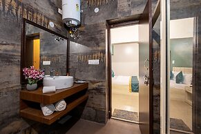 Divine Stay - Sattal