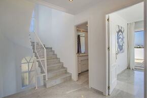 Elegant Villa Retreat