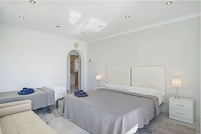 Elegant Villa Retreat