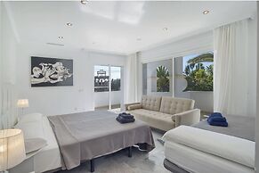 Elegant Villa Retreat