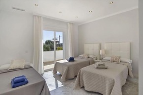 Elegant Villa Retreat