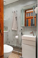 Historical Apartment in Tampere Downtown with Free Parking