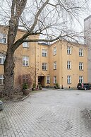 Historical Apartment in Tampere Downtown with Free Parking