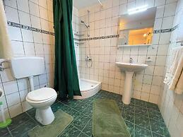 Studio apartment Perovic