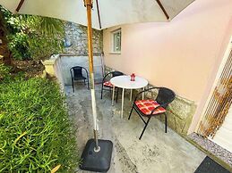 Studio apartment Perovic