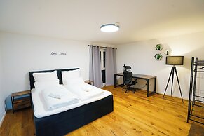 KC Hostings - Prestige Apartments