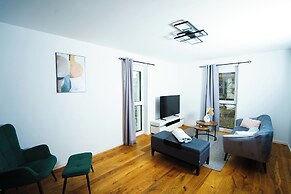 KC Hostings - Prestige Apartments