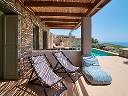 Kounoupas Complex by Mykonos Rocks