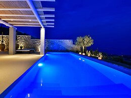 Kounoupas Complex by Mykonos Rocks