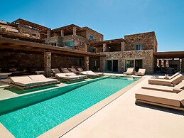 Kounoupas Complex by Mykonos Rocks