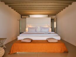 Kounoupas Complex by Mykonos Rocks