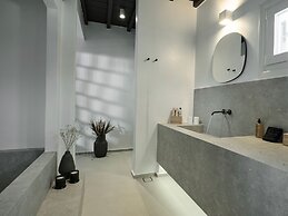 Kounoupas Complex by Mykonos Rocks