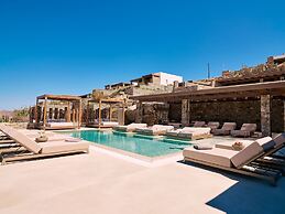 Kounoupas Complex by Mykonos Rocks