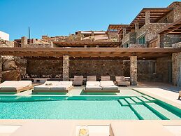 Kounoupas Complex by Mykonos Rocks