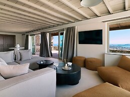 Kounoupas Complex by Mykonos Rocks