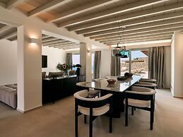 Kounoupas Complex by Mykonos Rocks