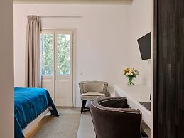 Kounoupas Complex by Mykonos Rocks