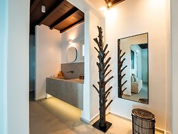 Kounoupas Complex by Mykonos Rocks