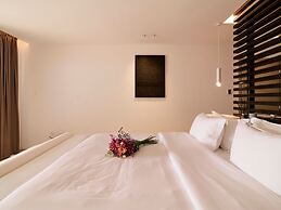 Kounoupas Complex by Mykonos Rocks