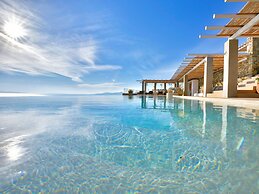 Kounoupas Complex by Mykonos Rocks