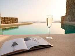 Kounoupas Complex by Mykonos Rocks