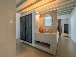 Kounoupas Complex by Mykonos Rocks