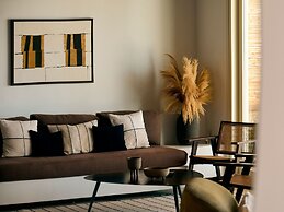 Kounoupas Complex by Mykonos Rocks