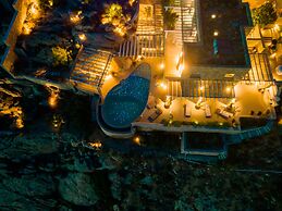 Kounoupas Complex by Mykonos Rocks