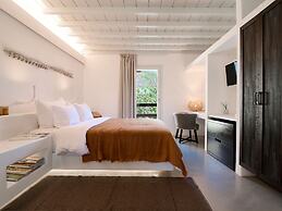 Kounoupas Complex by Mykonos Rocks