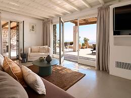 Kounoupas Complex by Mykonos Rocks