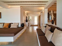 Kounoupas Complex by Mykonos Rocks