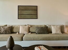 Kounoupas Complex by Mykonos Rocks