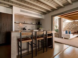 Kounoupas Complex by Mykonos Rocks