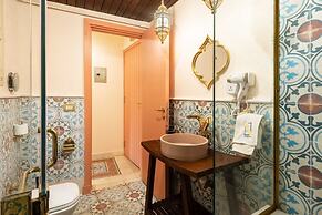 Xuru Downtown Studios