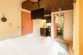 Xuru Downtown Studios