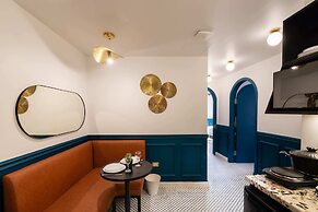 Xuru Downtown Studios