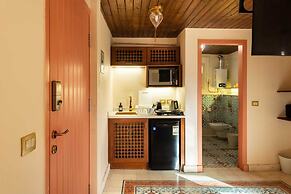 Xuru Downtown Studios