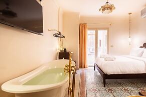 Xuru Downtown Studios