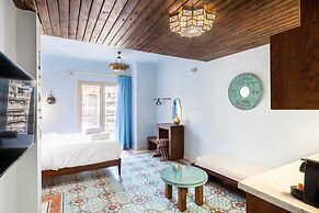 Xuru Downtown Studios