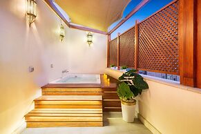 Xuru Downtown Studios