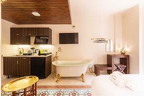 Xuru Downtown Studios