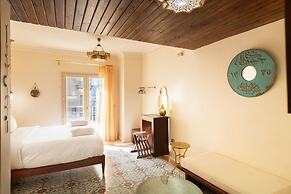 Xuru Downtown Studios