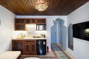 Xuru Downtown Studios