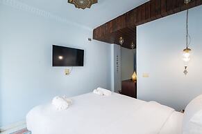 Xuru Downtown Studios